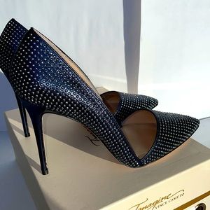 Vince Camuto NEW stunningly dark navy heels. A Fashion Statement!  See pics.